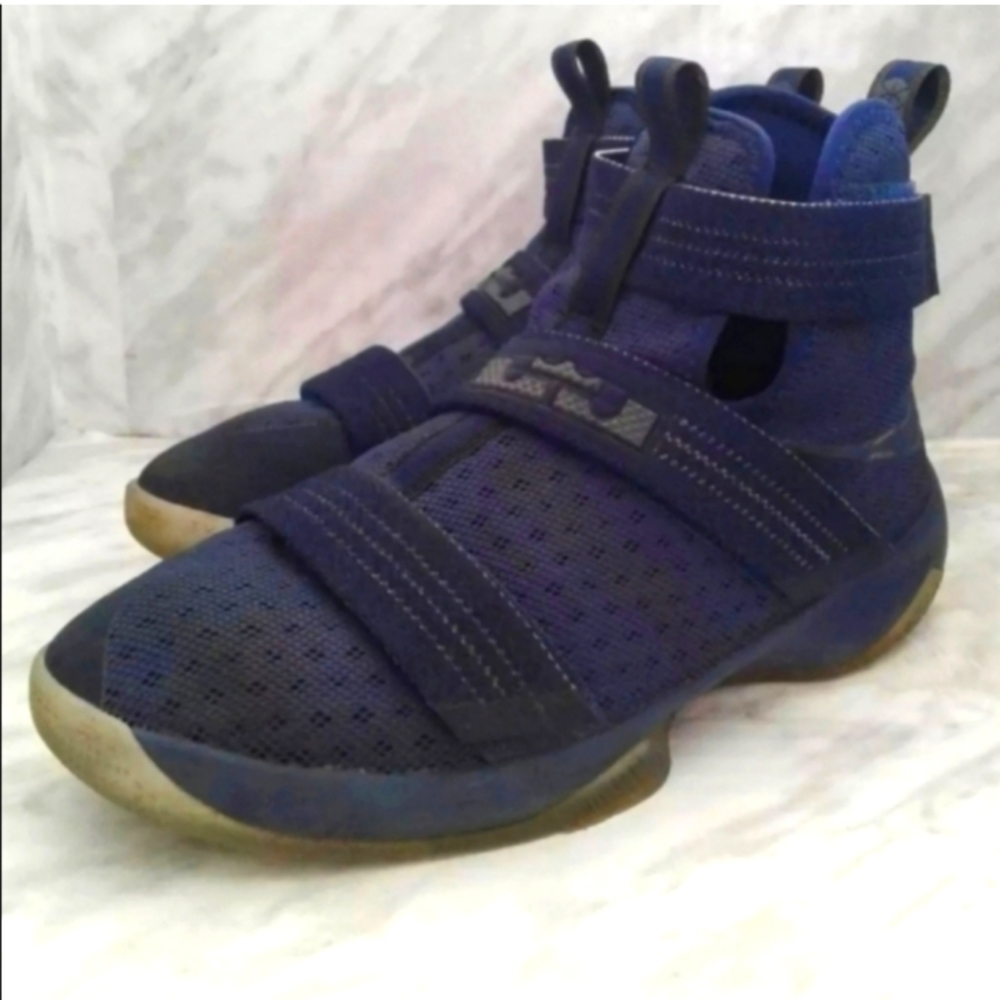 Nike Lebron Soldier X 10 Basketball shoes GS 6Y womens 7.5 midnight navy strap